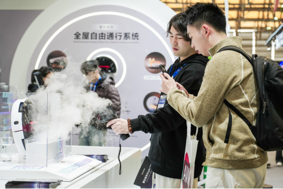 萤石Stella星辰系列震撼发布！全球首创双擎双热活水洗地 解锁AI清洁新高度