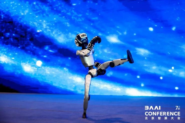 从「悟道」到「悟界」，智源走进大模型的新时代