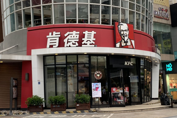 肯德基联手阿里千问大模型上线AI点餐助手“小K”，支持全流程语音闭环