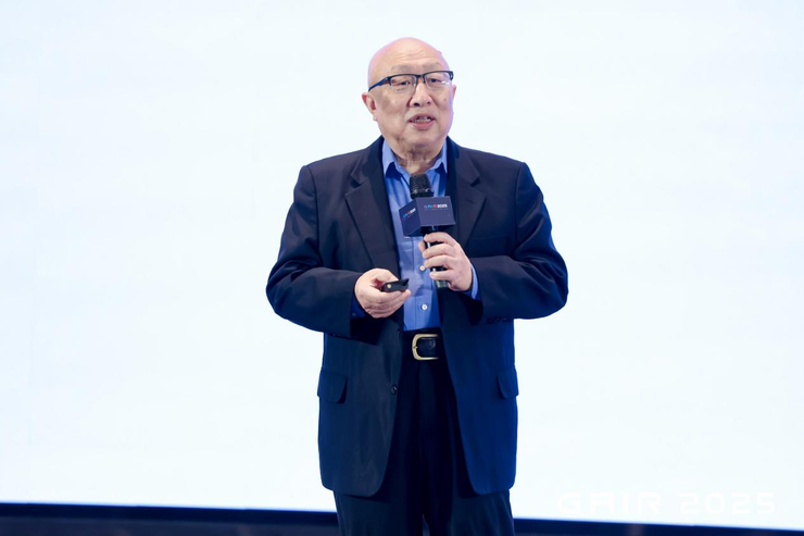 深圳理工大学教务长赵伟：在AI时代，大学的使命是帮学生“找到自己”｜GAIR 2025