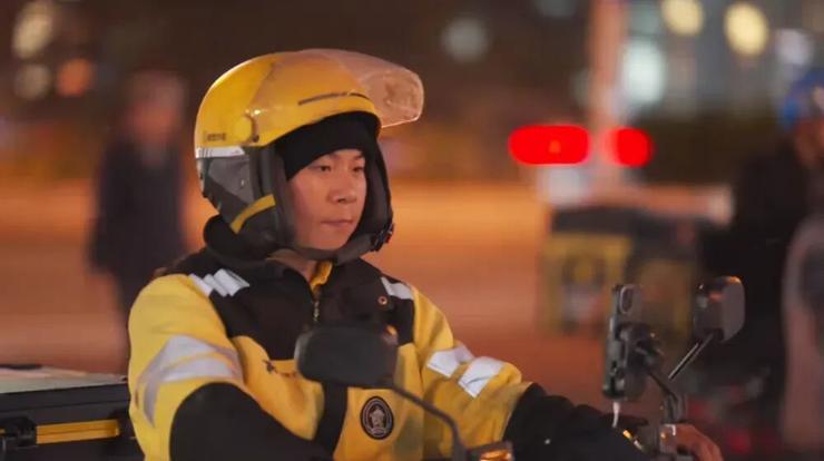 “还债骑手”被强制下线240次：“开始我很反感过劳提醒，影响赚钱”