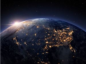 ​AI 助力地面望远镜，图像清晰度媲美太空拍摄