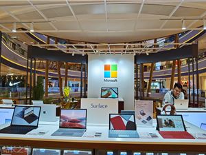 微软AI掌门人Mustafa Suleyman发出警示：别把“对齐”当“控制”，可控性才是AI发展的生死红线