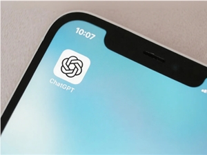 ChatGPT美国卸载量暴增295%，Anthropic拒绝国防部合作后登顶App Store