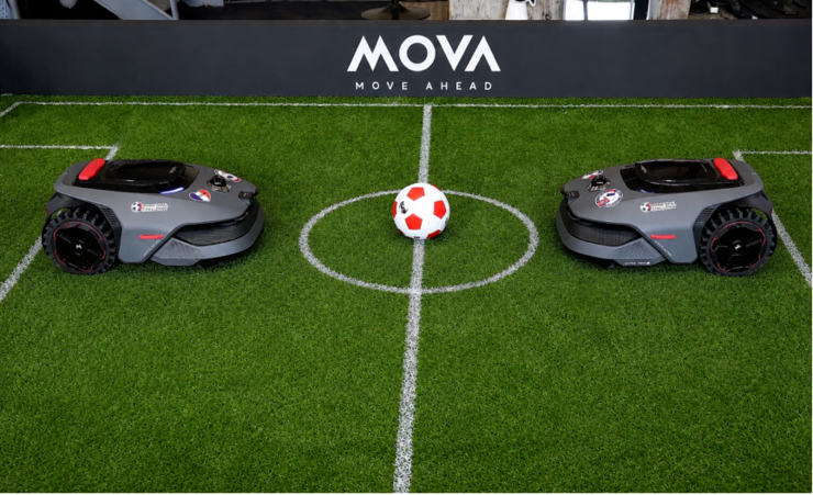 当割草机器人遇见世界杯：MOVA打造了一场庭院足球挑战赛