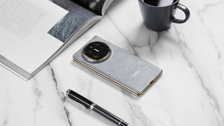 只有华为和其它？折叠屏哪家好？华为用全形态+技术壁垒给出终极答案