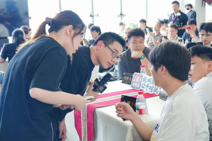 当SLG陷入「减负陷阱」，他们却砸1亿让玩家「专心打架」