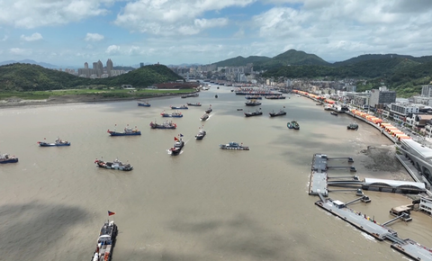 第一网舟山梭子蟹登陆拼多多，“2025多多好特产”助力商家喜迎“小开渔”