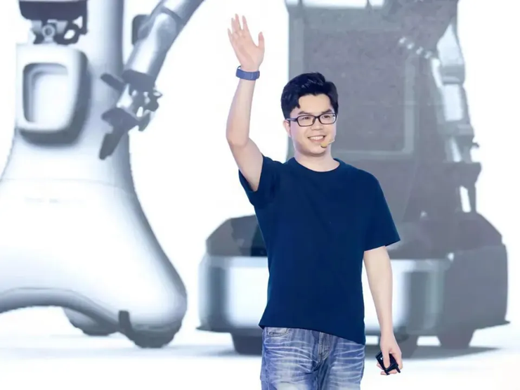 多亏了自动驾驶F4，才撑起了具身智能半边天