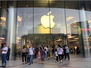 苹果打破常规：官方公告首提“AI 新进展”，WWDC26 悬念拉满