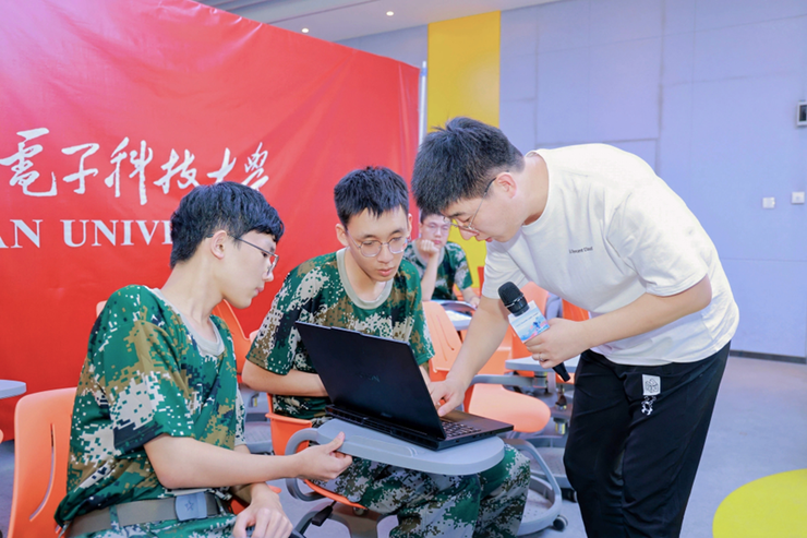 2025腾讯全球数字生态大会：“AI百校行”正式启动，助力高校学子铸造未来竞争力