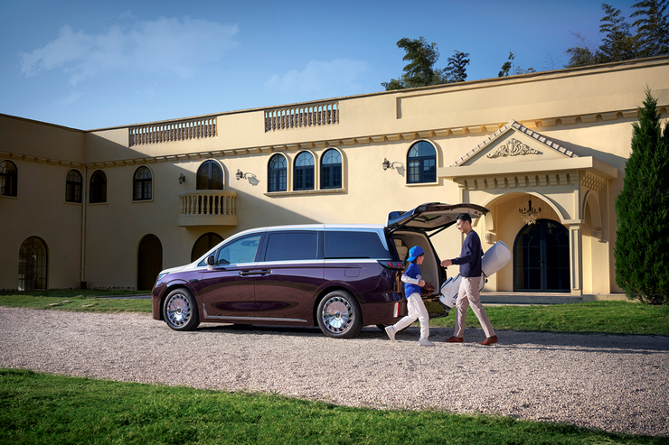 华为乾崑智驾 ADS 4 加持！岚图梦想家山河上市 打造全球最安全的四座MPV