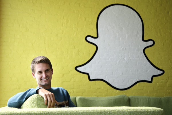 Snapchat 上线“AI 赞助 Snap”:支持用户与品牌 AI 代理直接对话