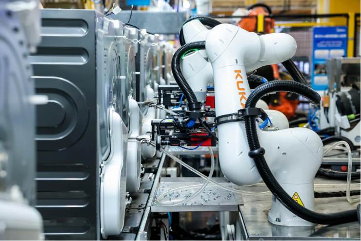 首个智能体工厂获世界纪录认证,美的引领智能制造范式跃迁