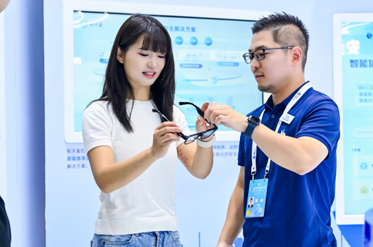 2025国家网络安全周在昆明开幕,蚂蚁集团gPass等多款安全可信AI技术亮相