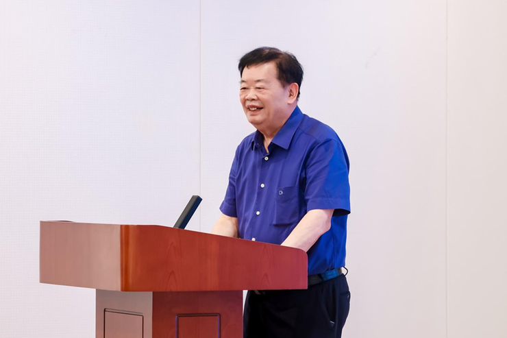 新汽车致敬新教育 问界M9福耀科技大学交车仪式圆满举行