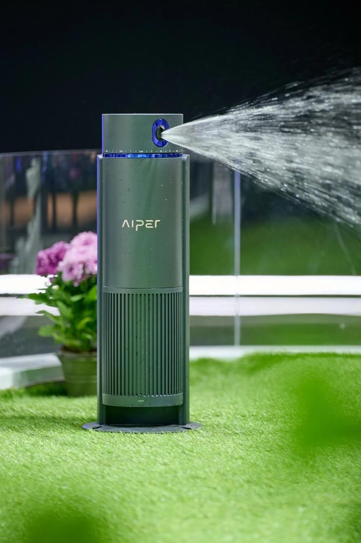 元鼎智能亮相IFA 2025 | 全球首发 AI泳池清洁机器人