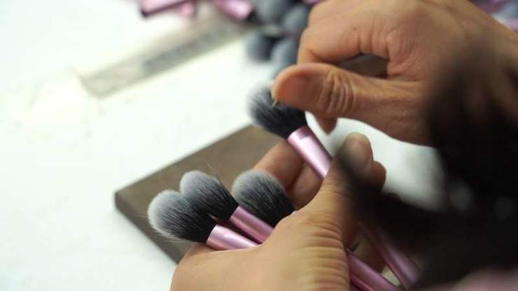 从代工到品牌：拼多多“千亿扶持”计划助推“归雁”返乡，筑就鹿邑百亿化妆刷之城