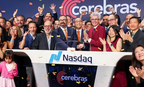 2026上半年最大IPO：Cerebras 上市，撕开美股「五大AI阵营」权力裂缝