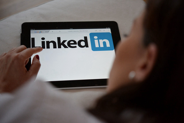 就业市场遇冷AI不背锅？LinkedIn数据显示利率上升才是主因