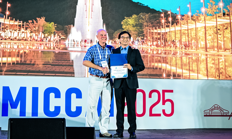 顶级学术会议MICCAI最高奖项披露,华人科学家首次获奖!