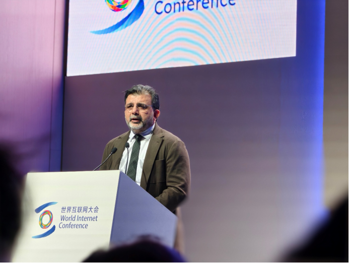 让物理世界学会思考，高通Nakul在MWC解读工业AI和具身智能