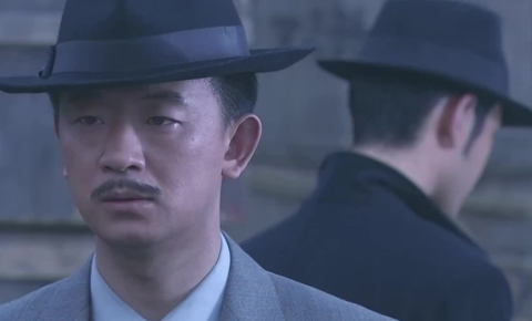 UniUni向左，纵腾向右