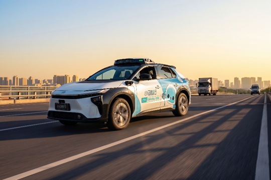 小马智行重构万亿级出行与物流生态：2027版Robotaxi成本低于23万，首发L4级无人轻卡