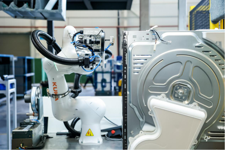 首个智能体工厂获世界纪录认证,美的引领智能制造范式跃迁