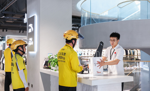 闪购耐克随时穿，尺码不合免费退：50余家服饰大牌联合美团上线退货免运费