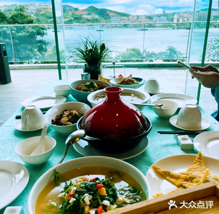 美团旅行：“四线城市”高星酒店成增速顶流 带热“周边2小时交通圈” 