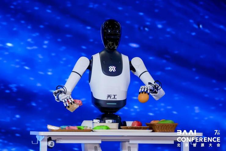 从「悟道」到「悟界」，智源走进大模型的新时代