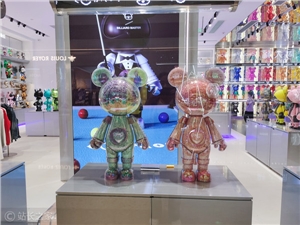 当潮玩长出“大脑”！AI 潮玩品牌奇妙拉比完成数千万融资：核心 IP 雷格斯引爆收藏新热潮