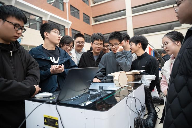 俞浩未来基金会“灯塔课堂”第二期开讲，以科学史启迪创新思维