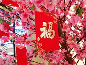 AI 抢人大战彻底疯狂！年薪 128 万招增长工程师，阿里“千问”豪掷 30 亿免单：谁才是未来的流量王者？