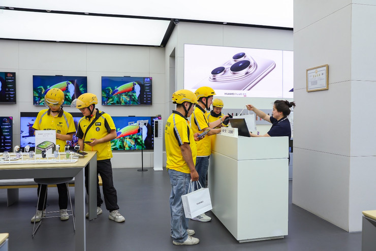 华为新款旗舰Mate 80系列即将发布，将通过美团闪购同步首发