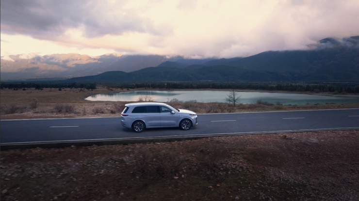 研发投入超百亿元创历史新高 全新一代理想L9具身智能旗舰SUV将至